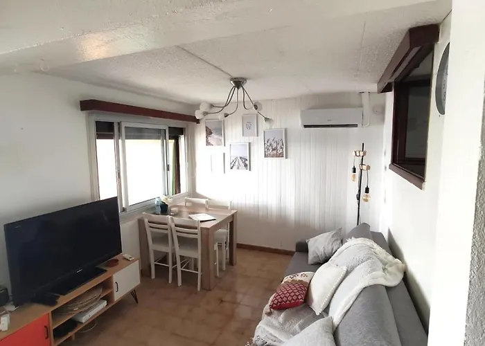 Maison De Pecheur A Giens Les Pieds Dans L'eau !